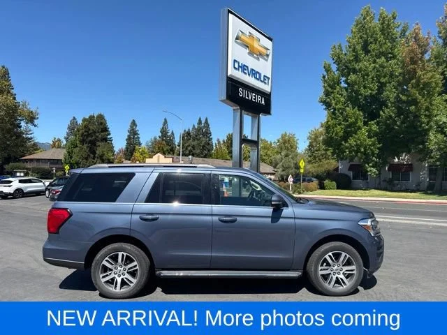 2022 Ford Expedition XLT 4WD photo