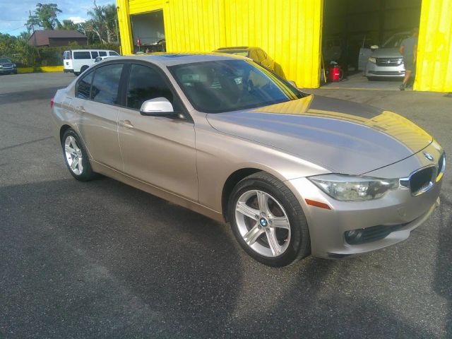 2015 BMW 3 Series 320i RWD photo