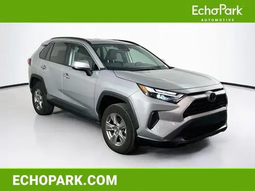 2022 Toyota RAV4 XLE AWD photo