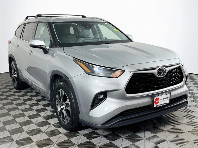 2022 Toyota Highlander XLE AWD photo