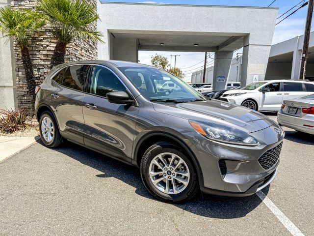 2022 Ford Escape SE FWD photo