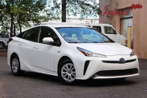 2020 Toyota Prius L Eco FWD photo