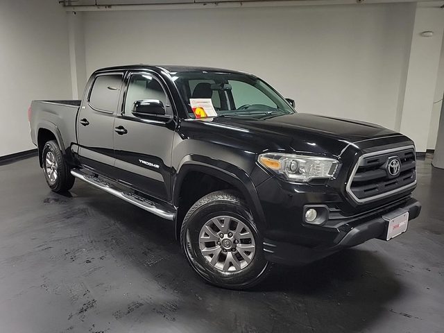 2016 Toyota Tacoma SR5 4WD photo
