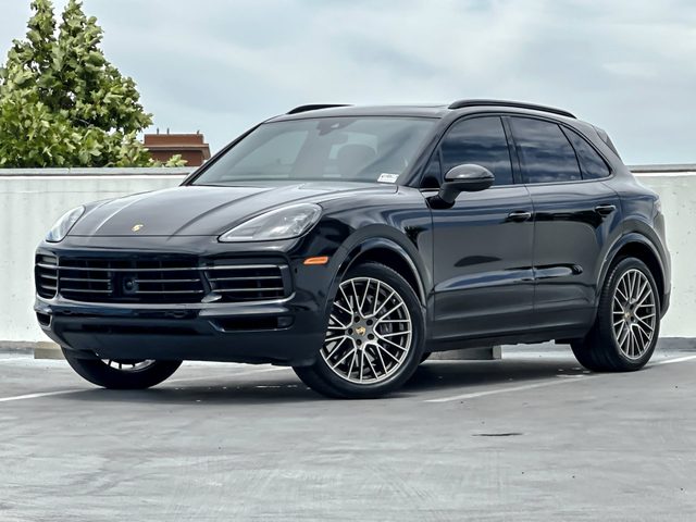 2023 Porsche Cayenne Platinum Edition AWD photo