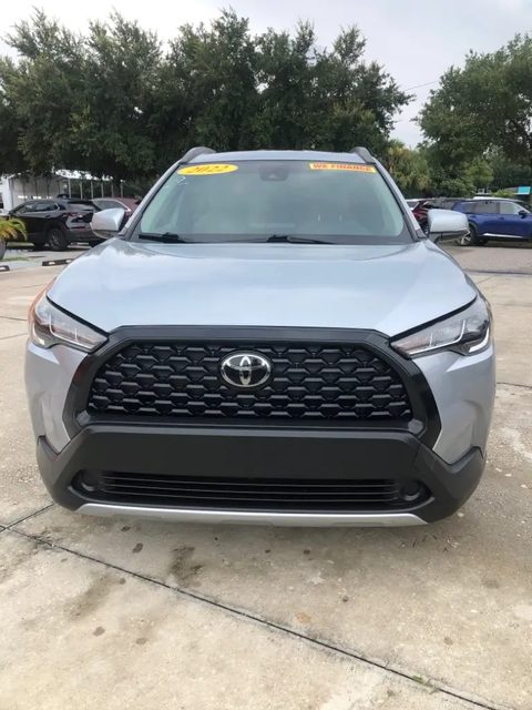 2022 Toyota Corolla Cross LE FWD photo