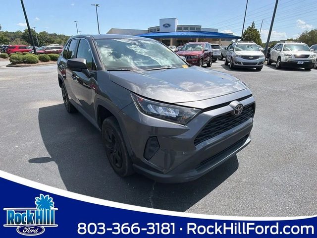 2022 Toyota RAV4 LE FWD photo