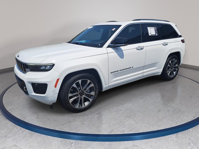 2023 Jeep Grand Cherokee Overland 4WD photo