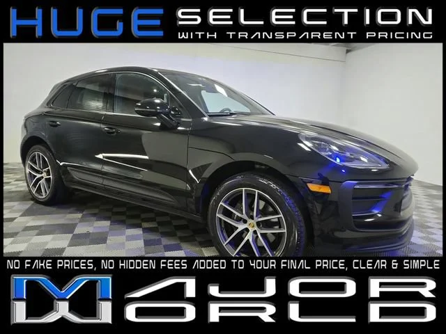 2023 Porsche Macan AWD photo