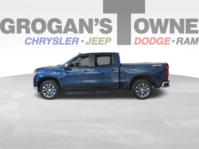 2022 Chevrolet Silverado 1500 LT 4WD photo