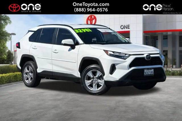 2022 Toyota RAV4 XLE FWD photo