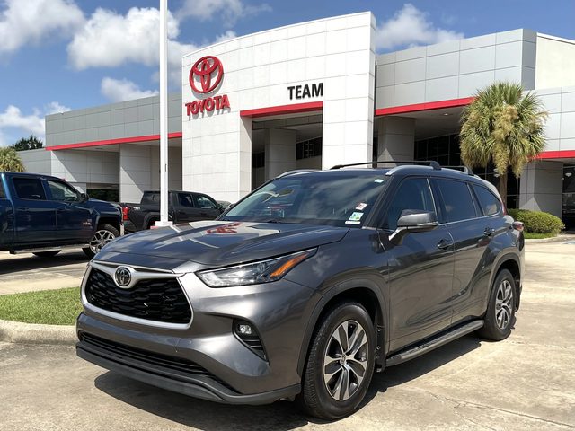 2022 Toyota Highlander XLE FWD photo