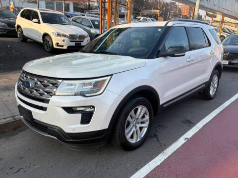 2018 Ford Explorer XLT 4WD photo