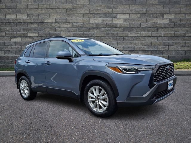 2022 Toyota Corolla Cross LE AWD photo