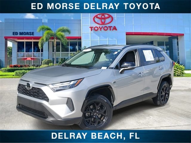 2022 Toyota RAV4 XLE FWD photo