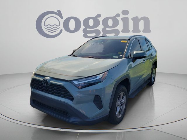 2022 Toyota RAV4 XLE FWD photo