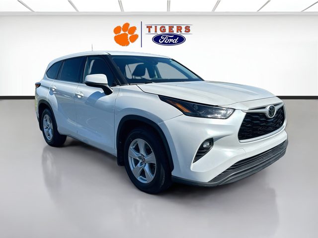 2022 Toyota Highlander LE AWD photo
