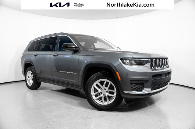2023 Jeep Grand Cherokee L Laredo 4WD photo