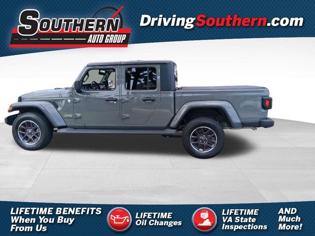 2022 Jeep Gladiator Overland 4WD photo