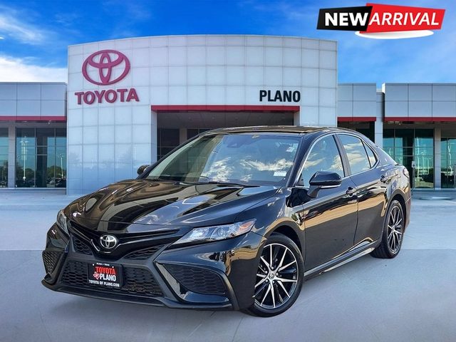 2023 Toyota Camry SE AWD photo
