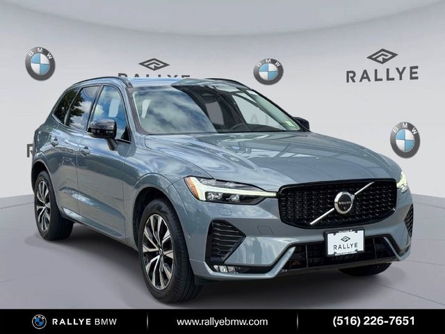 2023 Volvo XC60 Plus Dark Theme AWD photo