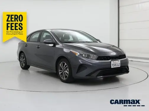 2023 Kia Forte LXS FWD photo