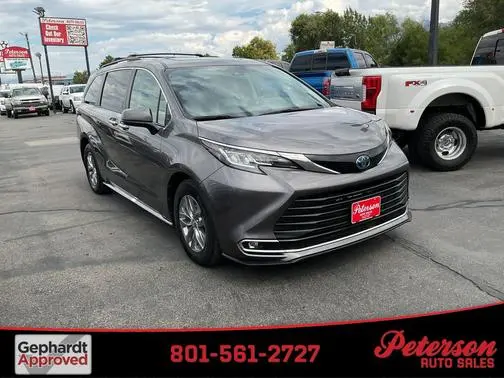 2022 Toyota Sienna XLE FWD photo