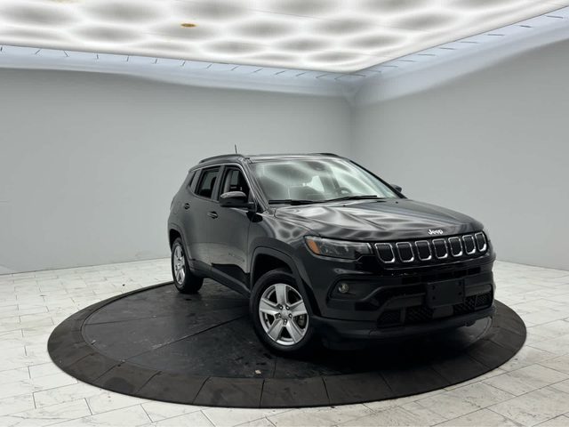 2022 Jeep Compass Latitude 4WD photo