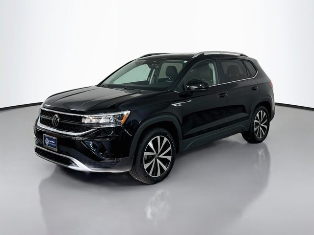 2023 Volkswagen Taos SE AWD photo