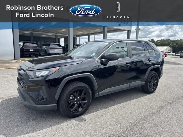 2022 Toyota RAV4 LE FWD photo