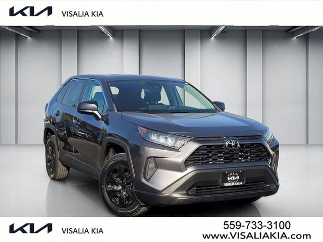 2022 Toyota RAV4 LE FWD photo