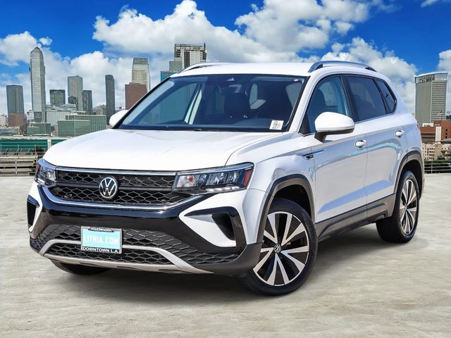 2023 Volkswagen Taos SE FWD photo