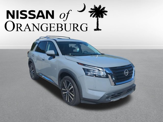 2023 Nissan Pathfinder Platinum 4WD photo