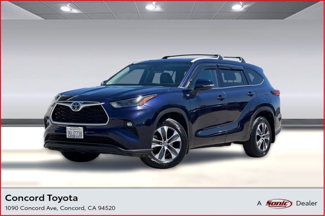 2022 Toyota Highlander XLE AWD photo