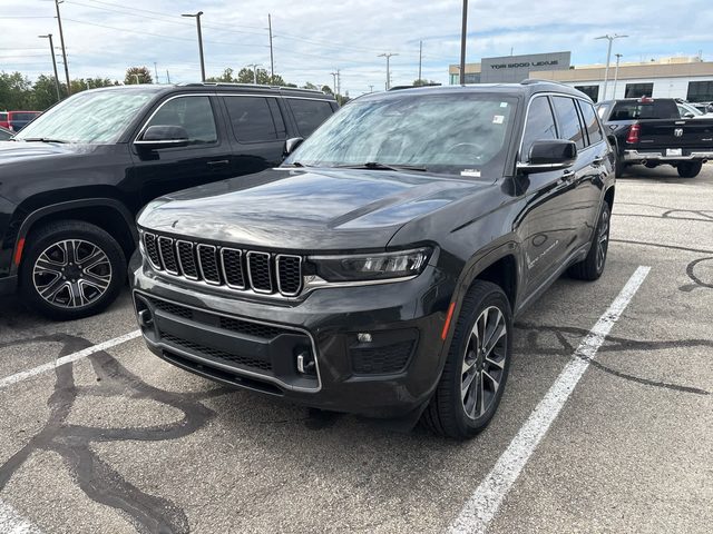 2022 Jeep Grand Cherokee L Overland 4WD photo