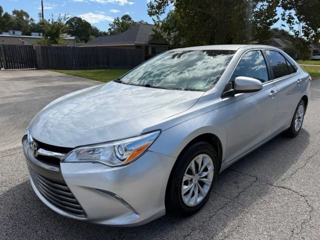 2015 Toyota Camry LE FWD photo
