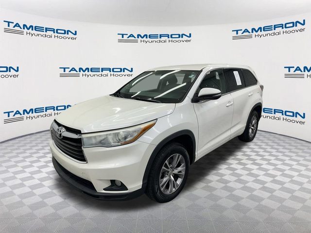 2015 Toyota Highlander LE Plus FWD photo