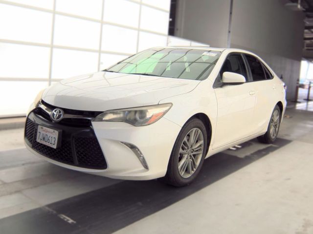 2015 Toyota Camry SE FWD photo