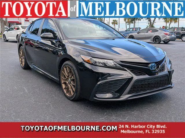 2023 Toyota Camry Hybrid SE FWD photo