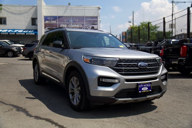 2022 Ford Explorer XLT 4WD photo