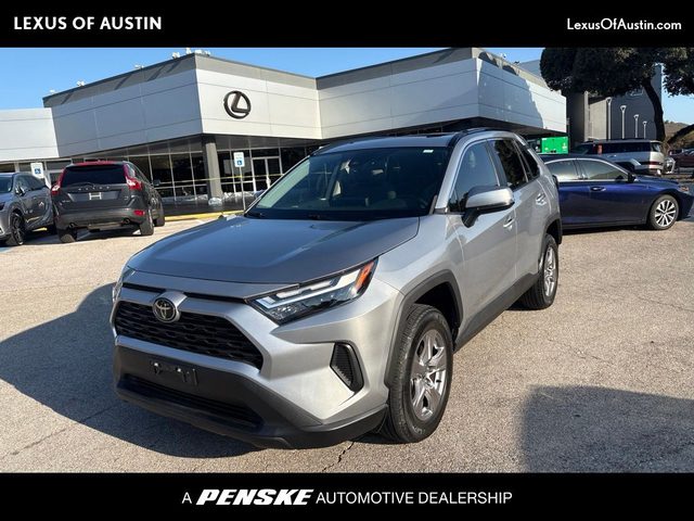 2022 Toyota RAV4 XLE FWD photo