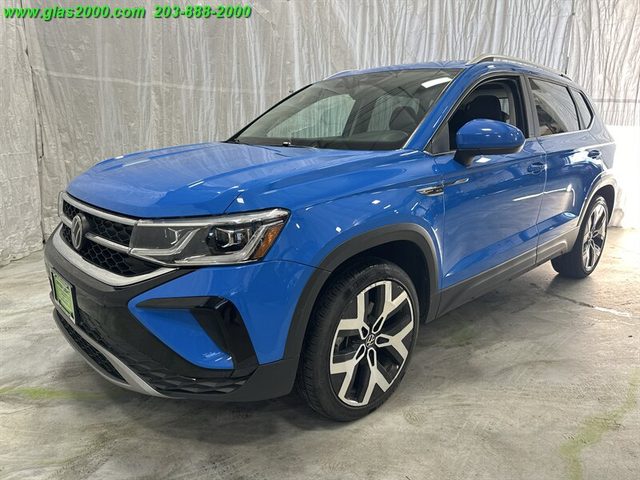 2023 Volkswagen Taos SEL AWD photo