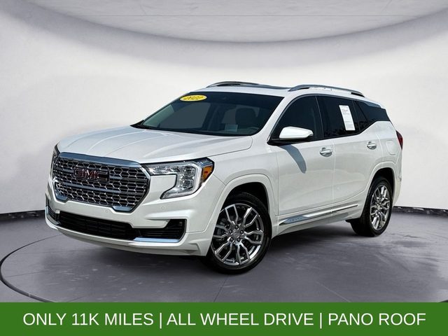 2022 GMC Terrain Denali AWD photo