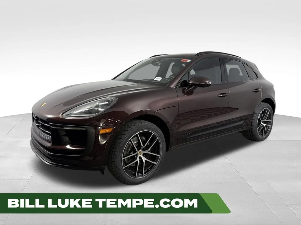 2023 Porsche Macan  AWD photo