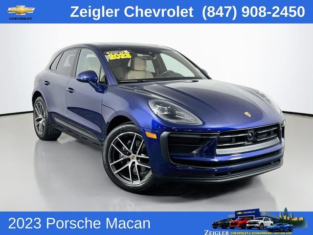 2023 Porsche Macan  AWD photo