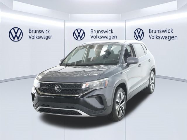 2023 Volkswagen Taos SE AWD photo
