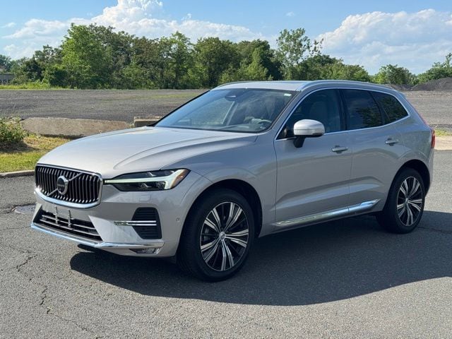 2023 Volvo XC60 Plus Bright Theme AWD photo
