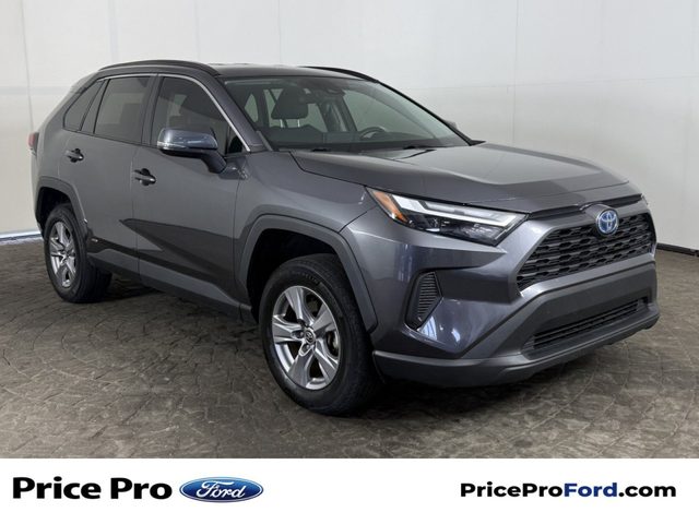 2022 Toyota RAV4 Hybrid XLE AWD photo