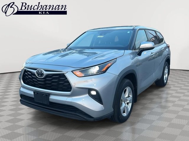 2022 Toyota Highlander LE AWD photo