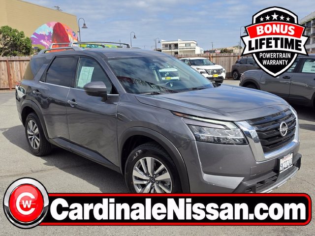2023 Nissan Pathfinder SL FWD photo