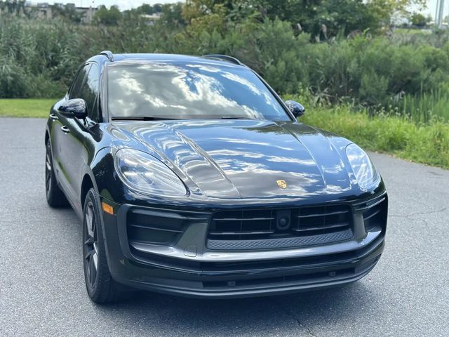2023 Porsche Macan T AWD photo